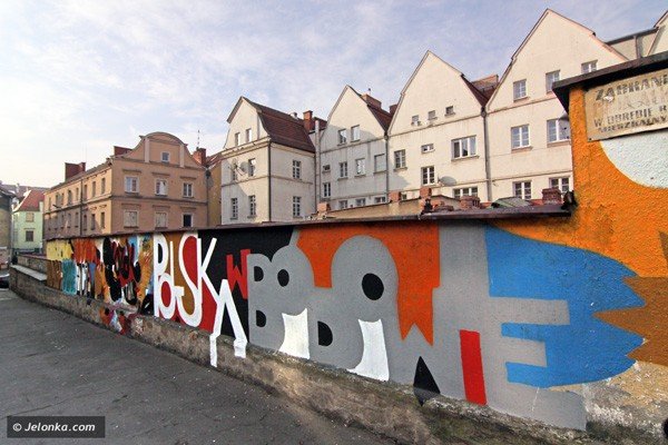 czowiek-praca-godne-zycie-barwnie-na-tyach-rynku-37229