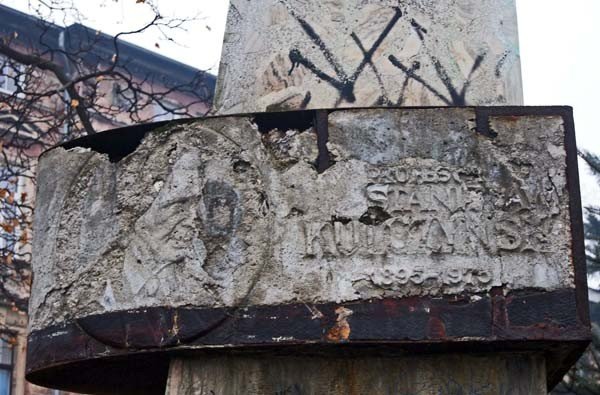 taki-monument-to-wstyd-37250