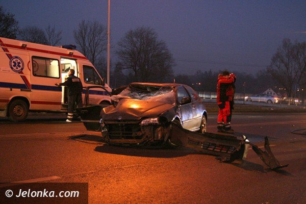 honda-w-mur-na-ulicy-wolnosci-kierowca-w-szpitalu-37277