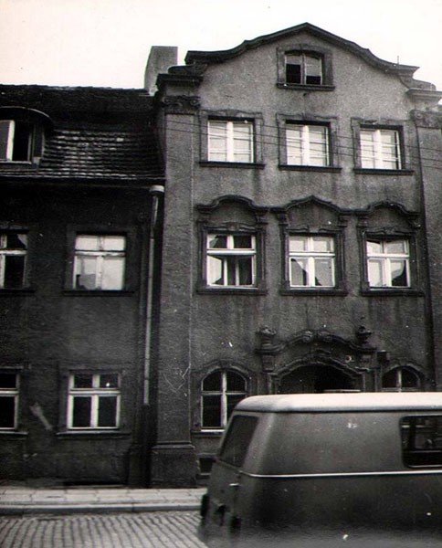 uliczna-historia-cykliczna-na-tyach-rynku-37340
