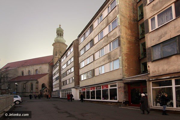 uliczna-historia-cykliczna-na-tyach-rynku-37340