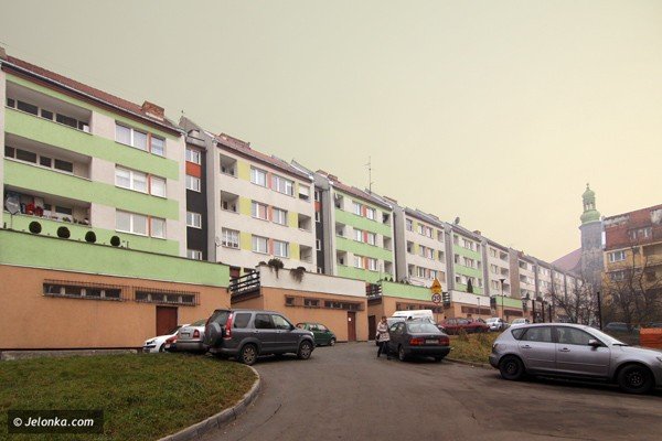uliczna-historia-cykliczna-na-tyach-rynku-37340