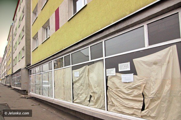uliczna-historia-cykliczna-na-tyach-rynku-37340