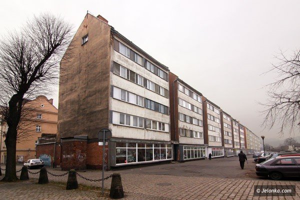 uliczna-historia-cykliczna-na-tyach-rynku-37340