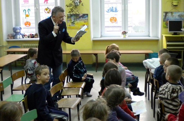akcja-czytelnicza-ryszarda-kieka-u-pierwszakow-37402