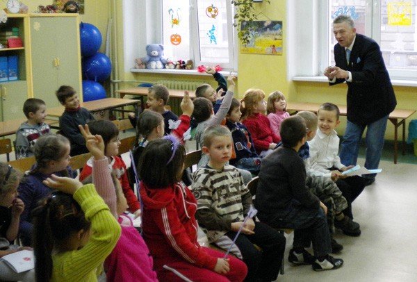 akcja-czytelnicza-ryszarda-kieka-u-pierwszakow-37402