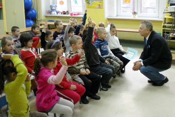 akcja-czytelnicza-ryszarda-kieka-u-pierwszakow-37402