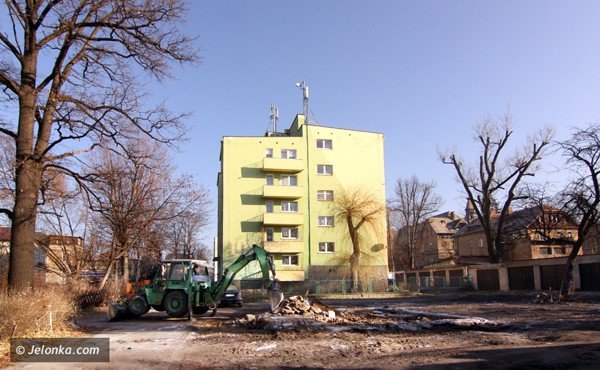 ruina-sklepu-zniknea-z-podworka-37404