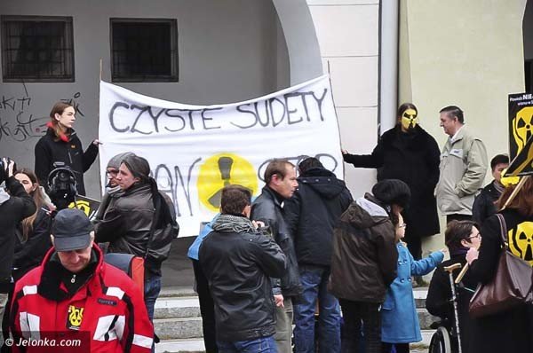 kampania-uranowa-bomba-zegarowa-po-demonstracji-37464