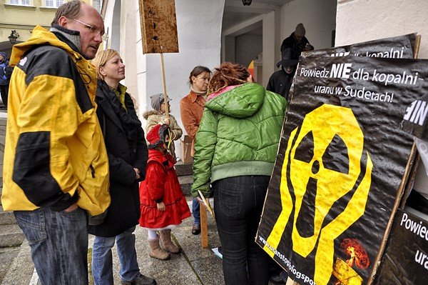 kampania-uranowa-bomba-zegarowa-po-demonstracji-37464