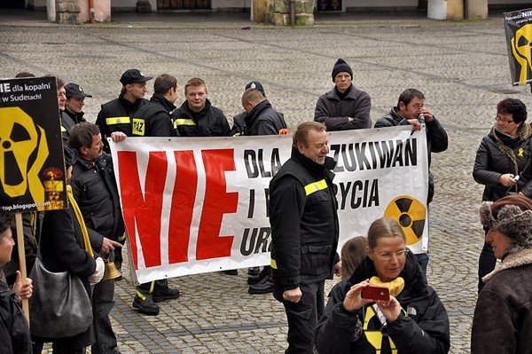 kampania-uranowa-bomba-zegarowa-po-demonstracji-37464
