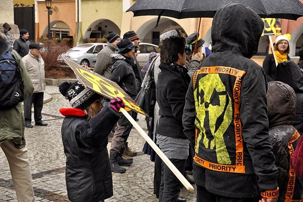 kampania-uranowa-bomba-zegarowa-po-demonstracji-37464