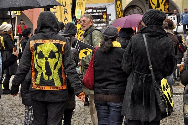 kampania-uranowa-bomba-zegarowa-po-demonstracji-37464