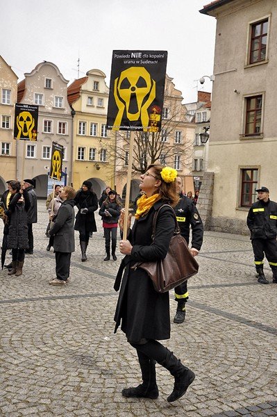 kampania-uranowa-bomba-zegarowa-po-demonstracji-37464