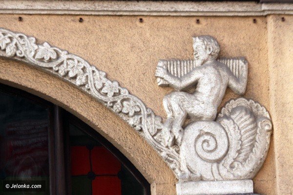 uliczna-historia-cykliczna-woko-poczty-37479