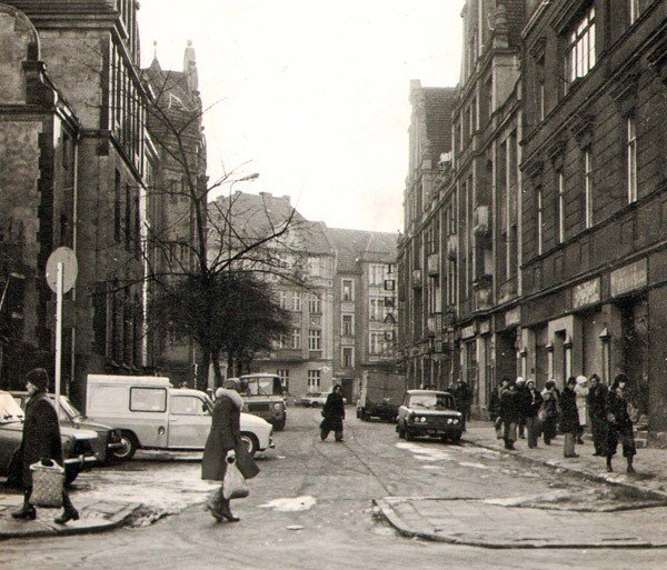 uliczna-historia-cykliczna-woko-poczty-37479