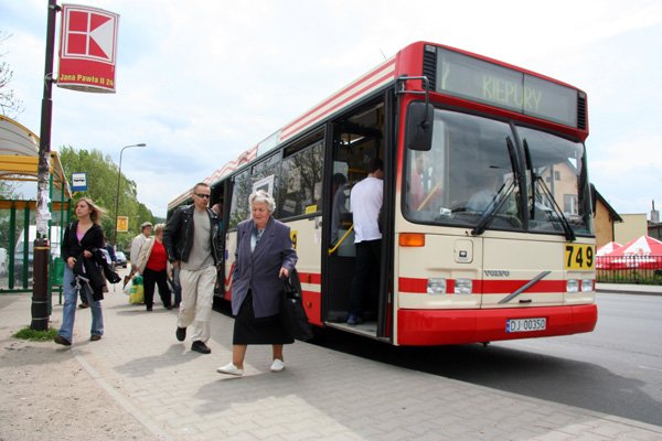 Jeleniogórzanie spodziewali się kupna pojazdów zagranicznych firm.