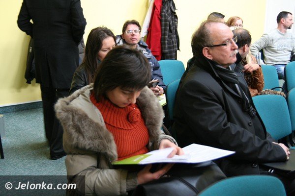miedzynarodowe-targi-pracy-przyciagney-tumy-37528