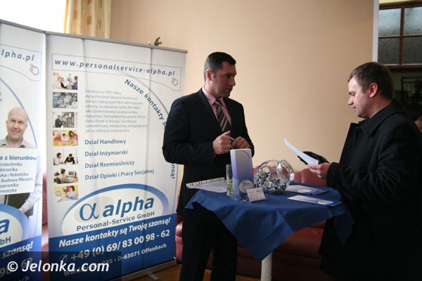 miedzynarodowe-targi-pracy-przyciagney-tumy-37528