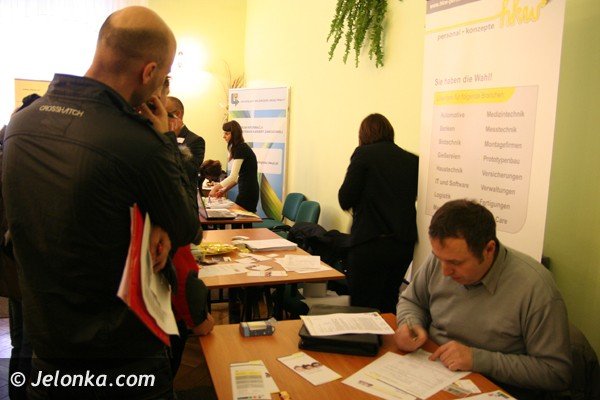 miedzynarodowe-targi-pracy-przyciagney-tumy-37528