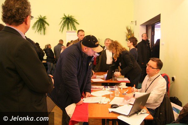miedzynarodowe-targi-pracy-przyciagney-tumy-37528
