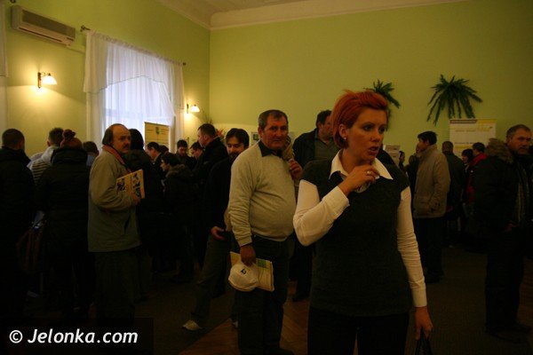 miedzynarodowe-targi-pracy-przyciagney-tumy-37528