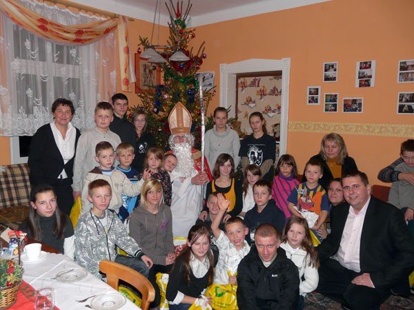 samorzadowcy-mikoajem-zrzucili-sie-na-prezenty-37559