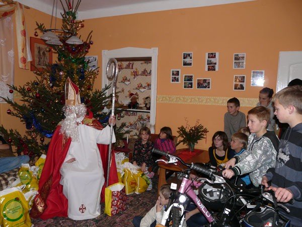 samorzadowcy-mikoajem-zrzucili-sie-na-prezenty-37559