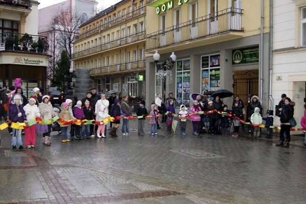 samorzadowcy-mikoajem-zrzucili-sie-na-prezenty-37559