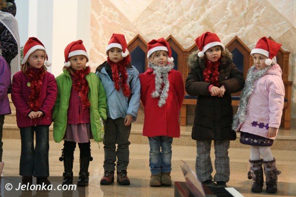 dzielac-sie-opatkiem-budowali-jednosc-37583