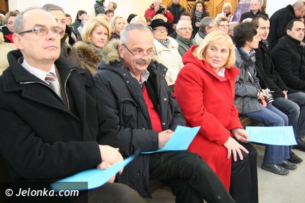 dzielac-sie-opatkiem-budowali-jednosc-37583