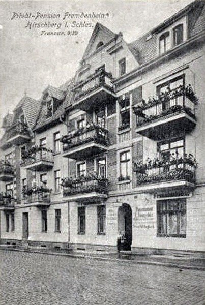 uliczna-historia-cykliczna-w-cieniu-traktu-srodmiejskiego-37599