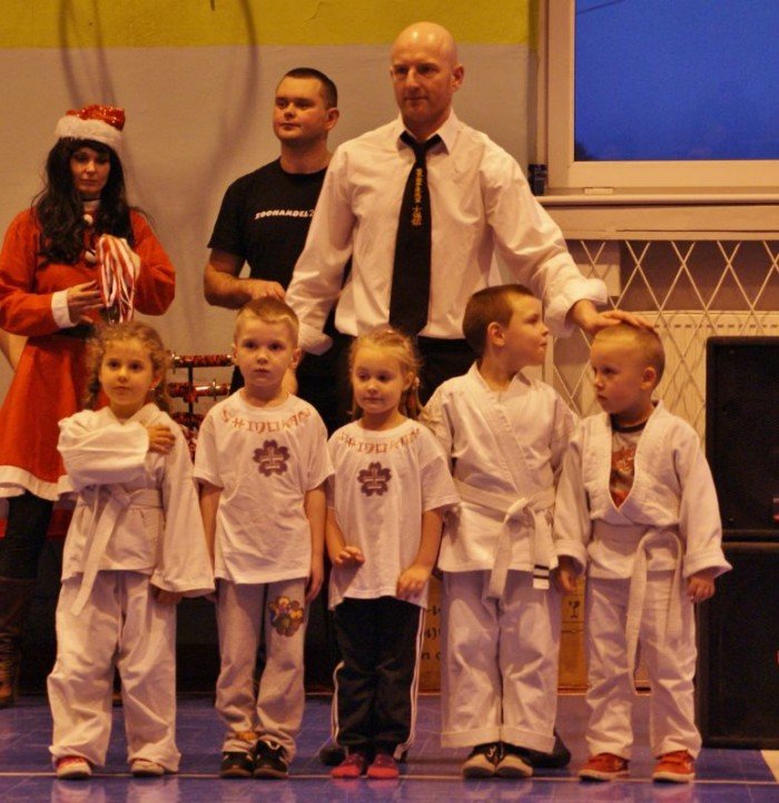 swietny-wystep-modych-zawodnikow-shidokan-jelenia-gora-w-zarach-foto-37649