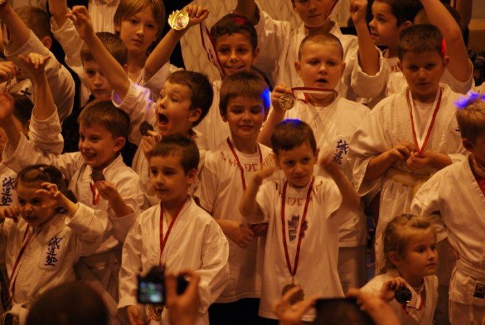 swietny-wystep-modych-zawodnikow-shidokan-jelenia-gora-w-zarach-foto-37649