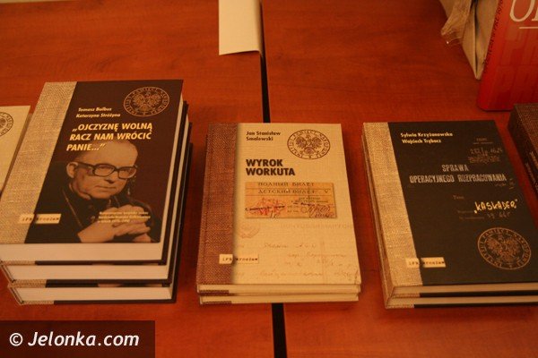 o-jeleniogorskiej-solidarnosci-w-dworze-czarne-37666