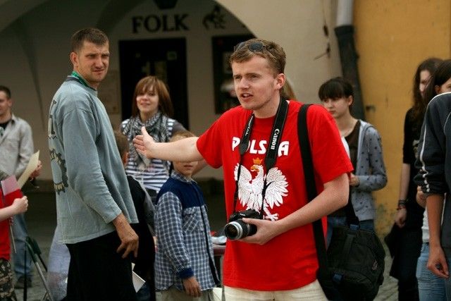 Podczas Euro 2008 Oliwer Kubicki organizował happeningi wspierające naszą drużynę. Czy uda się mu wywalczyć strefę kibica podczas przszłorocznych mistrzostw?