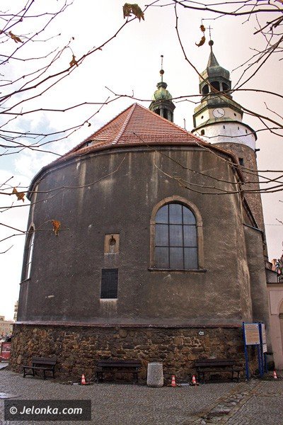 kaplica-sw-anny-bysnie-blaskiem-w-mroku-37920