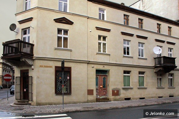 uliczna-historia-cykliczna-w-melanzu-epok-37922