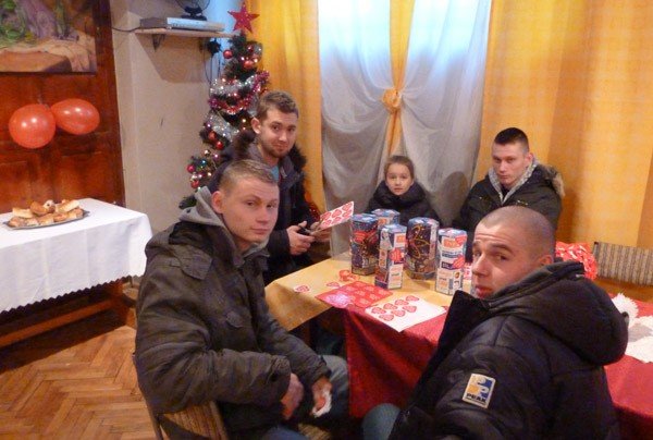 wolontariusze-z-bursy-szkolnej-nr-1-w-jeleniej-gorze-kwestuja-w-xx-finale-wosp-37983