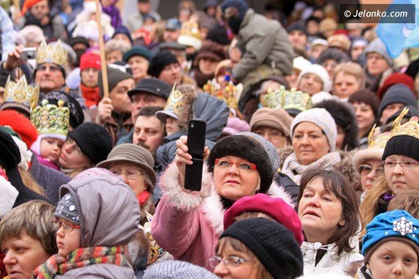 medrcy-swiata-monarchowie-przy-ratuszu-oddali-pokon-dzieciatku-37991