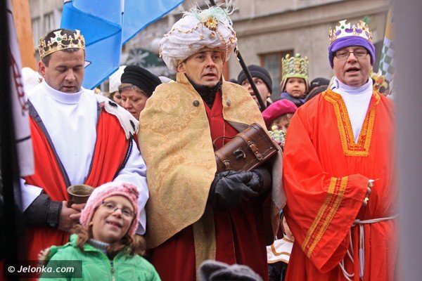 medrcy-swiata-monarchowie-przy-ratuszu-oddali-pokon-dzieciatku-37991