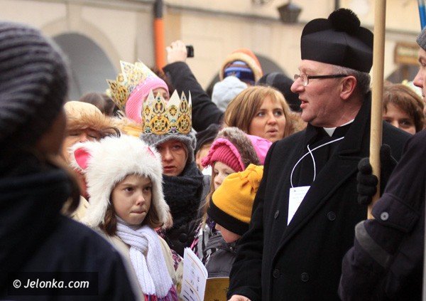medrcy-swiata-monarchowie-przy-ratuszu-oddali-pokon-dzieciatku-37991