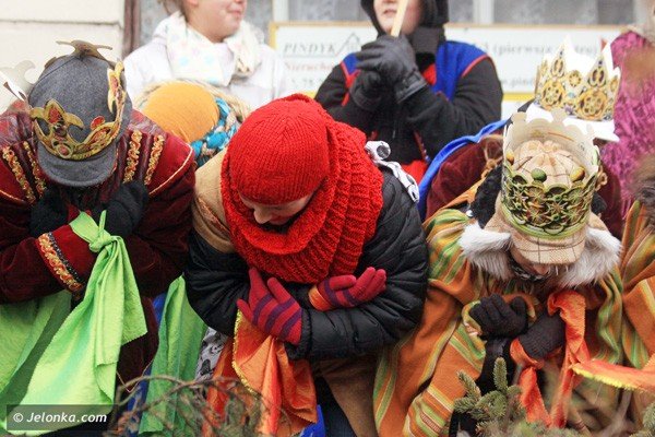 medrcy-swiata-monarchowie-przy-ratuszu-oddali-pokon-dzieciatku-37991