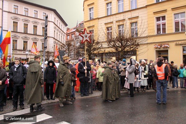 medrcy-swiata-monarchowie-przy-ratuszu-oddali-pokon-dzieciatku-37991
