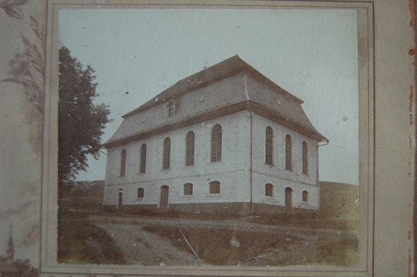 podniesli-swiatynie-z-ruiny-artystyczna-galeria-izerska-w-kromnowie-38014