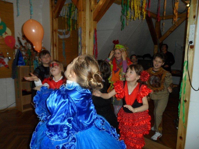 zabalowali-karnawaowo-trzynastego-w-piatek-38123