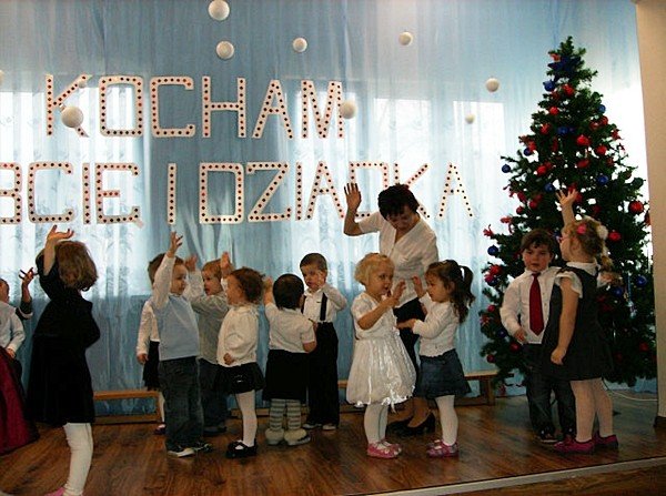 babciom-i-dziadkom-wnuczeta-juz-zyczyy-najlepszego-38217