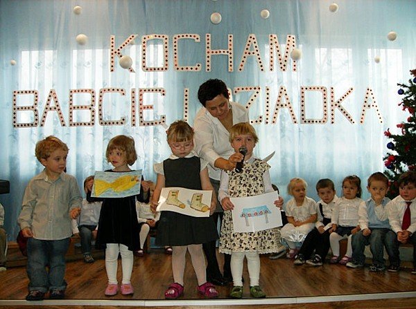 babciom-i-dziadkom-wnuczeta-juz-zyczyy-najlepszego-38217