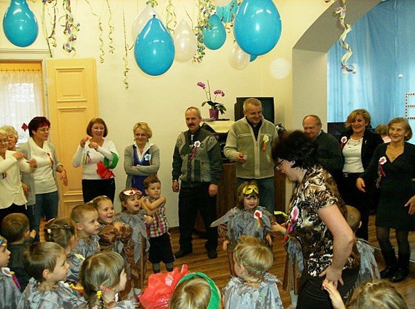 babciom-i-dziadkom-wnuczeta-juz-zyczyy-najlepszego-38217