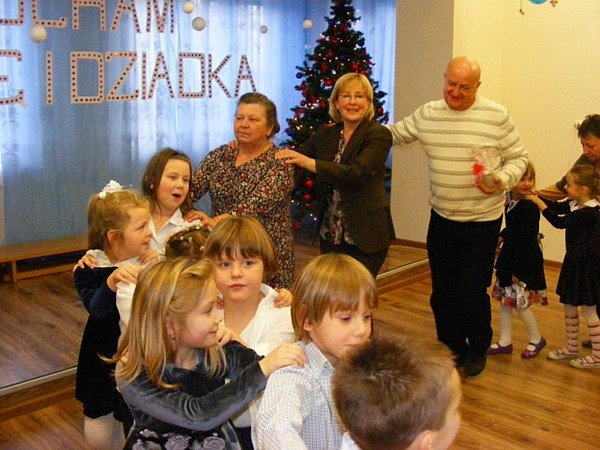 babciom-i-dziadkom-wnuczeta-juz-zyczyy-najlepszego-38217